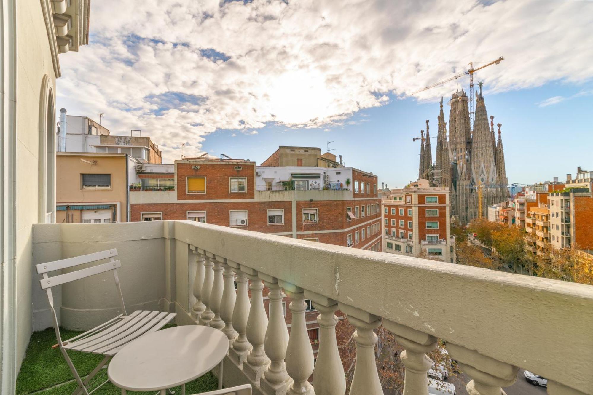 Suite Home Sagrada Familia Barcelona Exterior photo